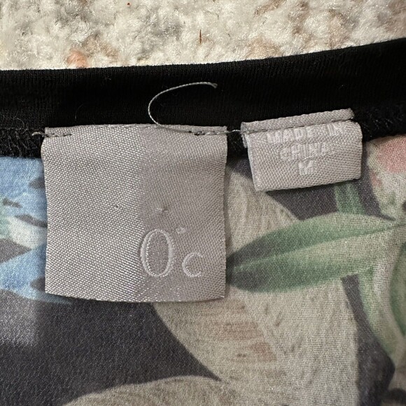 Zero Degrees Celsius Black Floral Pocket T Shirt Flowy Size Medium - Picture 4 of 4